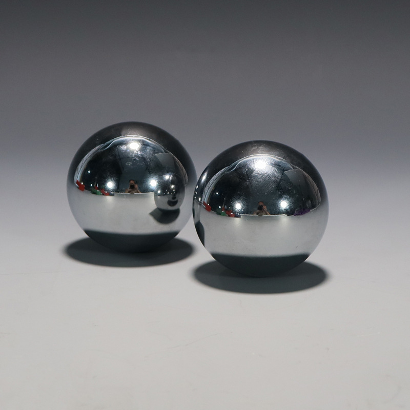Bulk gift box of Baoding iron balls, chrome-plated solid hollow ringtone, hand-spun massage fitness balls for the elderly details Picture