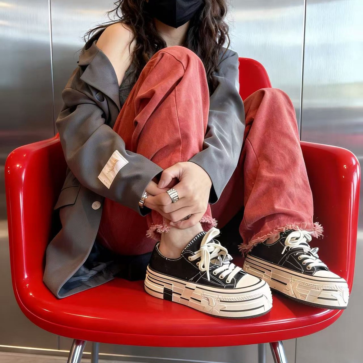 Red metal buckle shell head lace-up thick-soled sponge white sneakers, casual board shoes, canvas shoes, women's shoes for 2026 Application Scenario