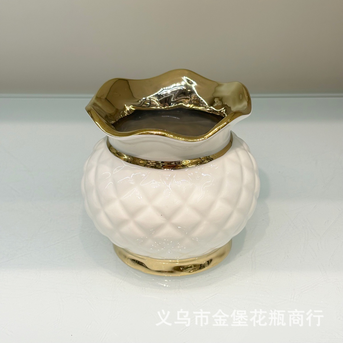 Light luxury white gold diamond-patterned relief ceramic small vase with lotus leaf and gold edge, home flower arrangement storage table decoration piece details Picture