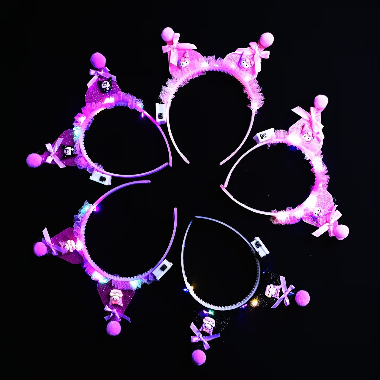 Princess Lolita Kumi's headwear is a cute headband for taking photos. It's a perfect hair band that won't strangle or break your hair