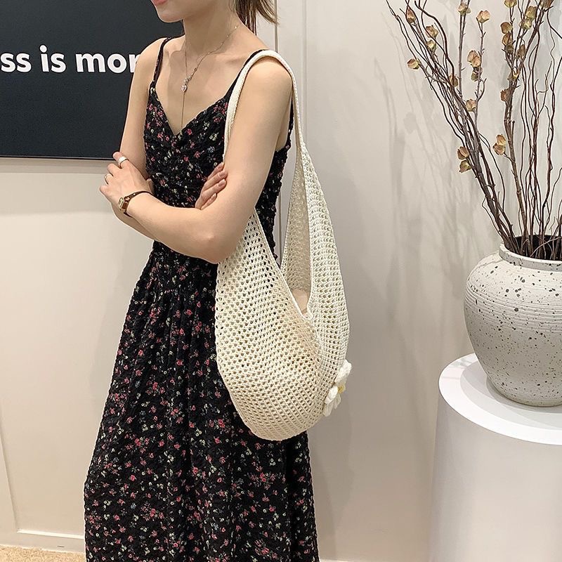 Cross-Border Straw Woven Bags, Large-Capacity Tote Bags, Woven Bags, Summer Single-Shoulder Bags, Women's Hand-Woven Bags, New Vacation Beach Bags, Hand-Woven Straw Woven Bags Application Scenario