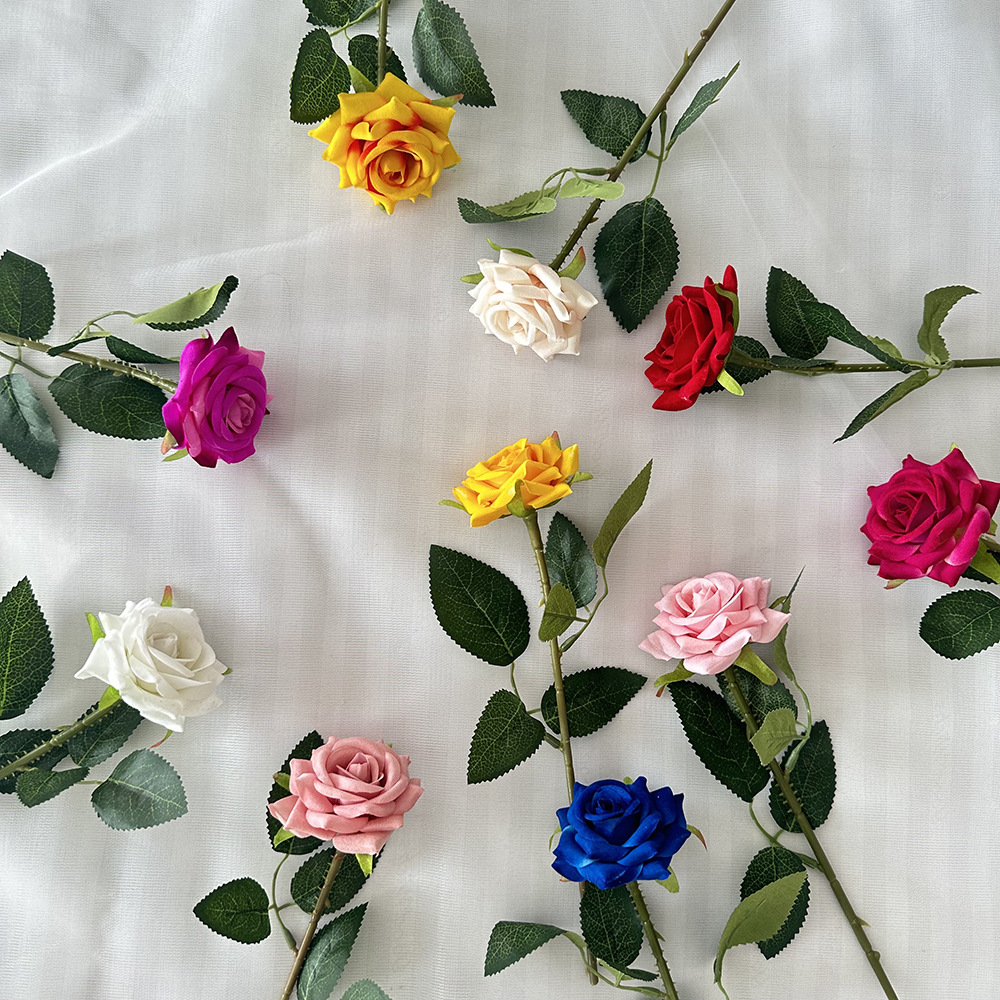 婚庆装饰欧式玫瑰花手扎仿真花情人节插花摄影道具手捧假花人造花产品图