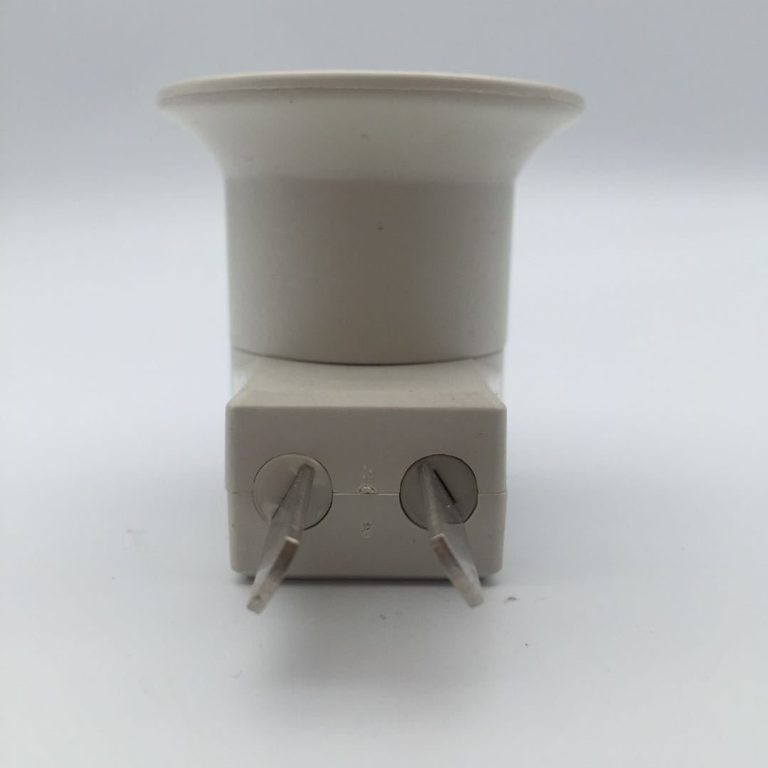 One-piece daifa magic ball lamp head, lamp base, mobile lamp head with switch plug, American standard white lamp cup, bulb lamp base Application Scenario