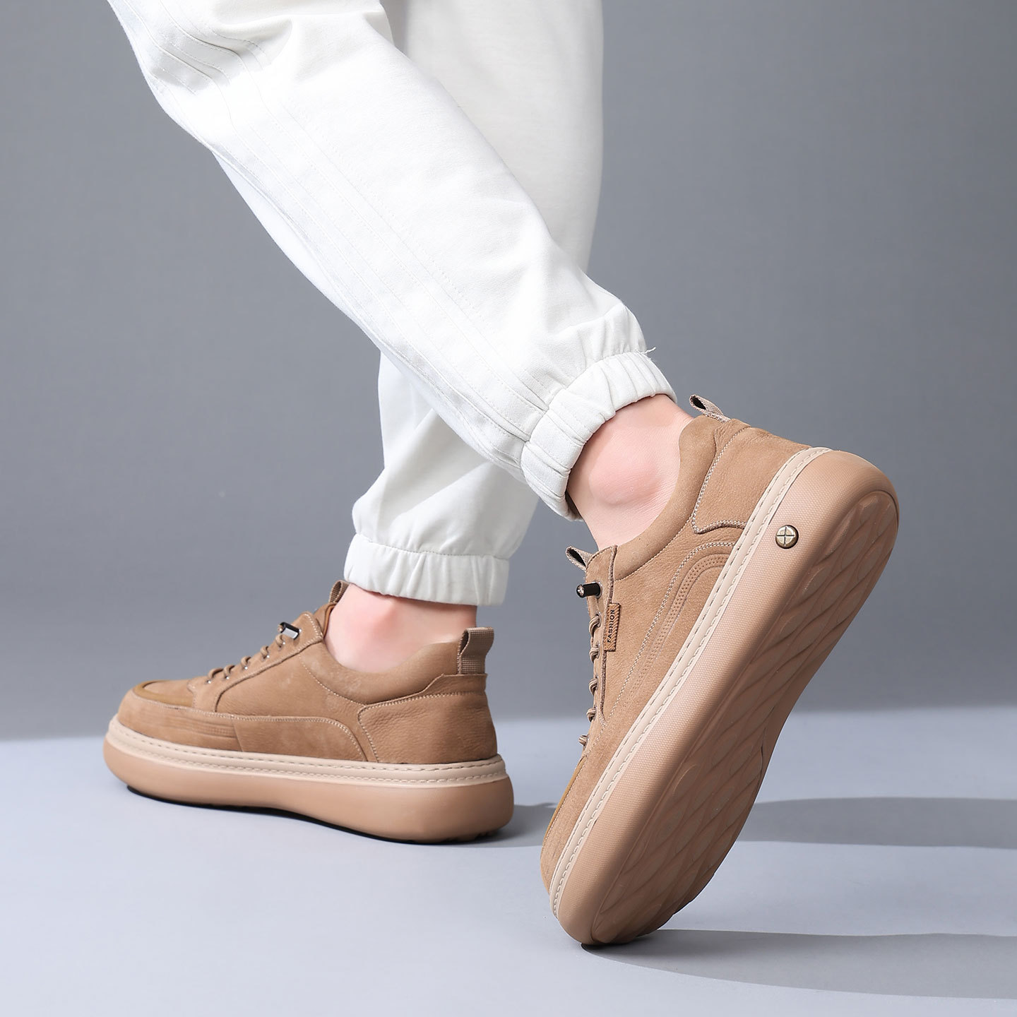 Spring new men's shoes: Top layer cowhide casual board shoes, men's light luxury and versatile soft-soled men's single shoes, genuine leather trendy shoes Application Scenario