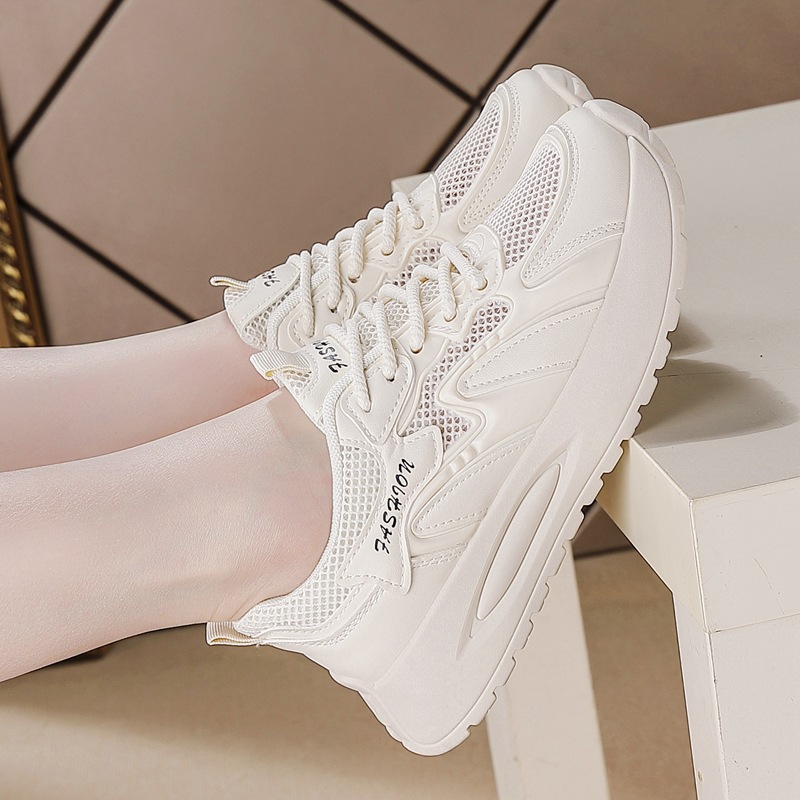 运动休闲鞋实物图