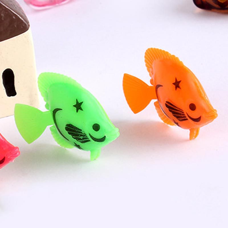 Simulated fish water ball fish tank decoration suspended on the water surface gashapon accessories colorful plastic 4.5CM ornamental floating fish Application Scenario