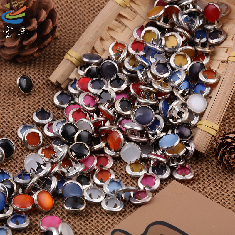 Suministro directo de fábrica de cobre cinco clavos hebillas conjunto de cuatro piezas metal hueco oro gris bronceado clothing dark hebillas en stock Specification image