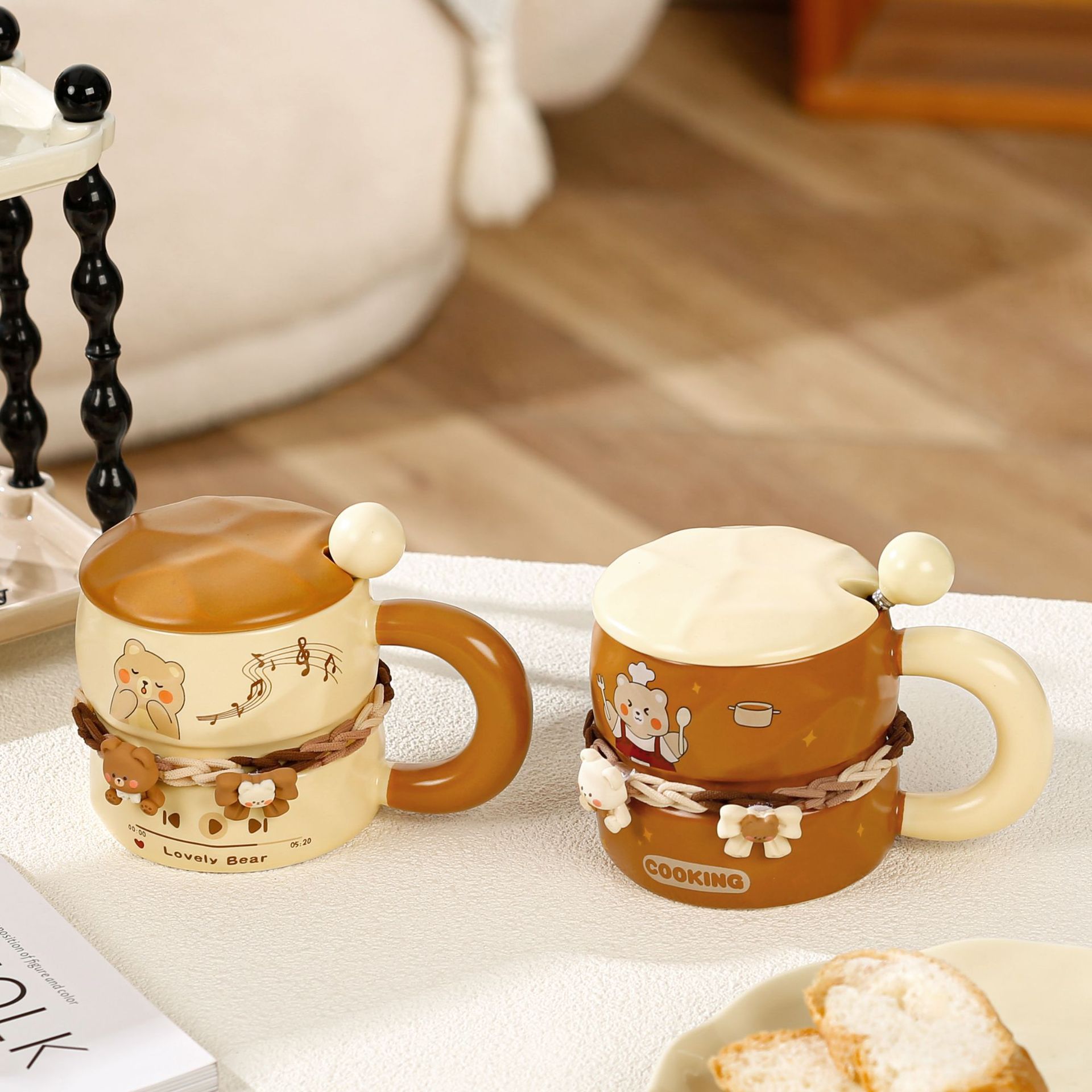 Creative cartoon bear mug, ceramic, high personality, high appearance level, souvenir, drinking cup with lid, spoon, coffee cup DIY Specification image
