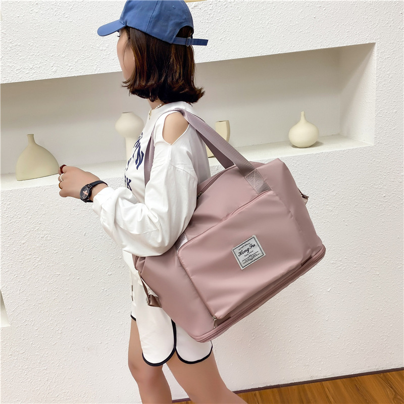 Wholesale dry-wet separated sports hand and shoulder bags, yoga and fitness bags, large-capacity travel bags, foldable and expandable Application Scenario