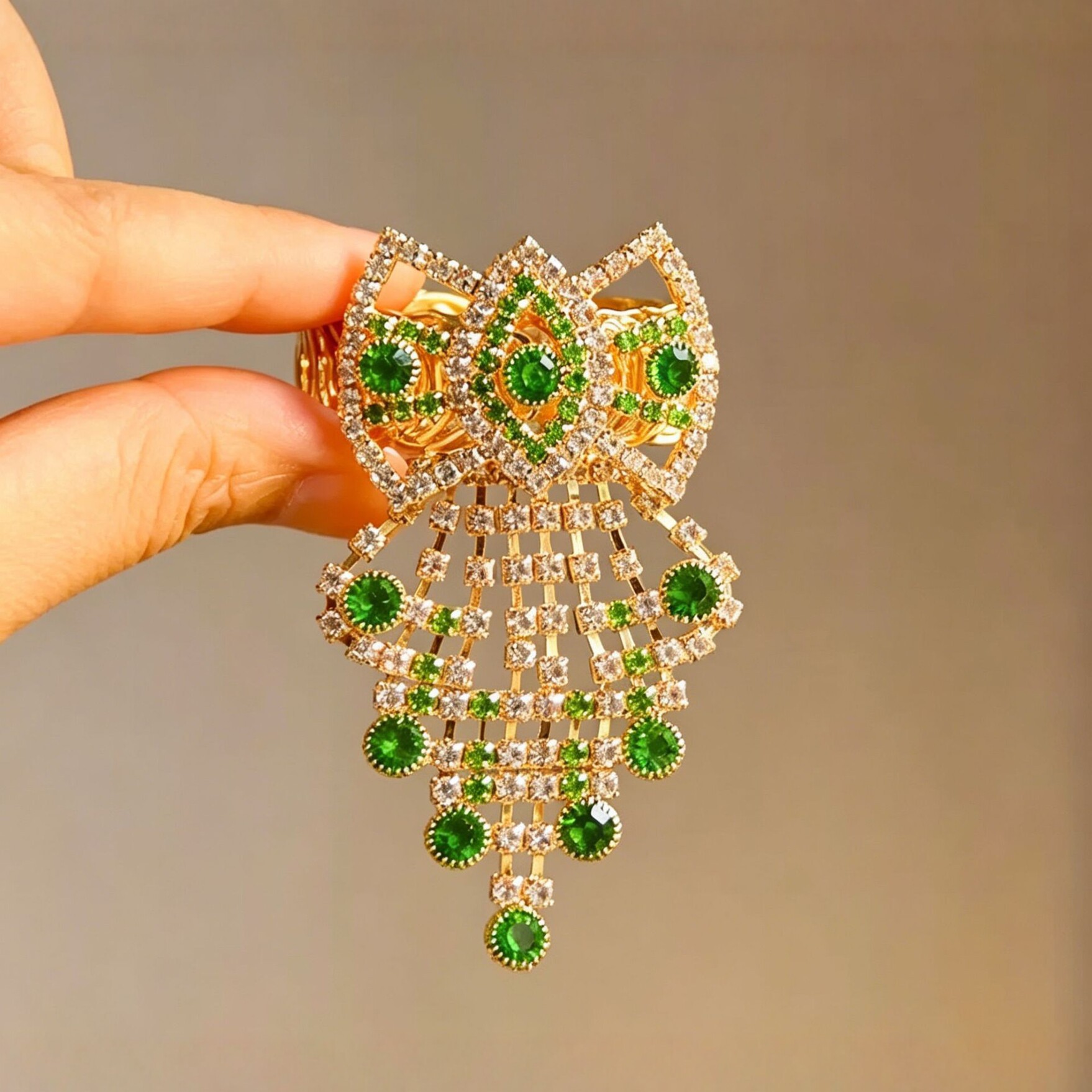 Diamond-encrusted bow spring clip for women, crystal hair clip at the back of the head, Korean elegant ponytail clip headwear new style Application Scenario