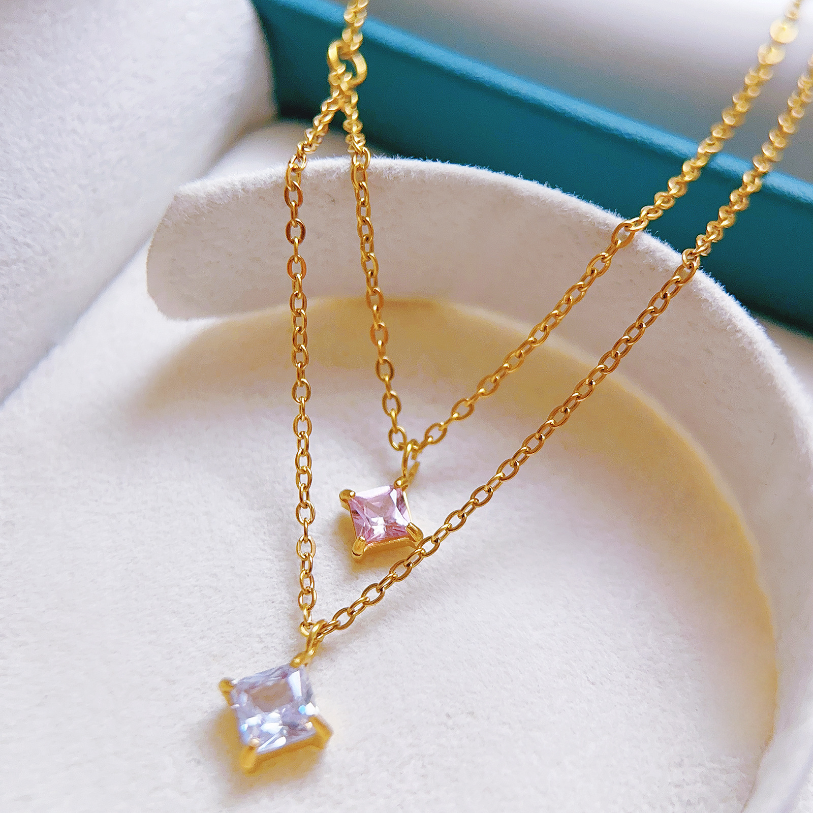 An Instagram-style 18K gold-plated stainless steel pink diamond-shaped zircon pendant necklace for women, a bestseller in Instagram-style Specification image