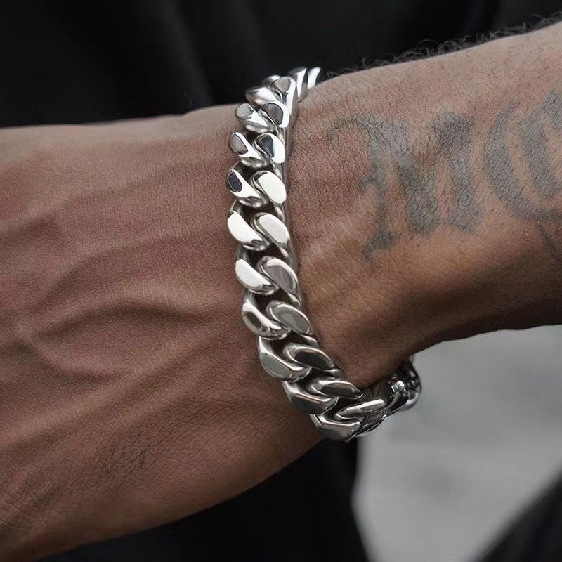 Cuban chain bracelet, men's hip-hop high street accessory, American Hip-hop cold trend, cool titanium steel couple's bracelet full figure