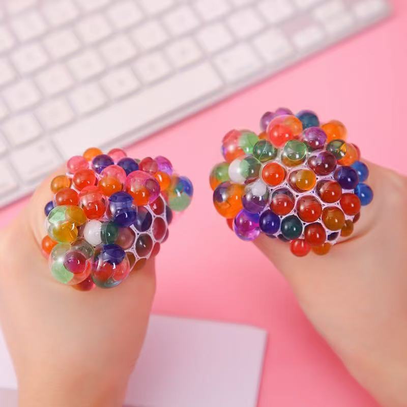 Factory direct sales of grape players, creative water balls made of grape gold powder for leisure Specification image