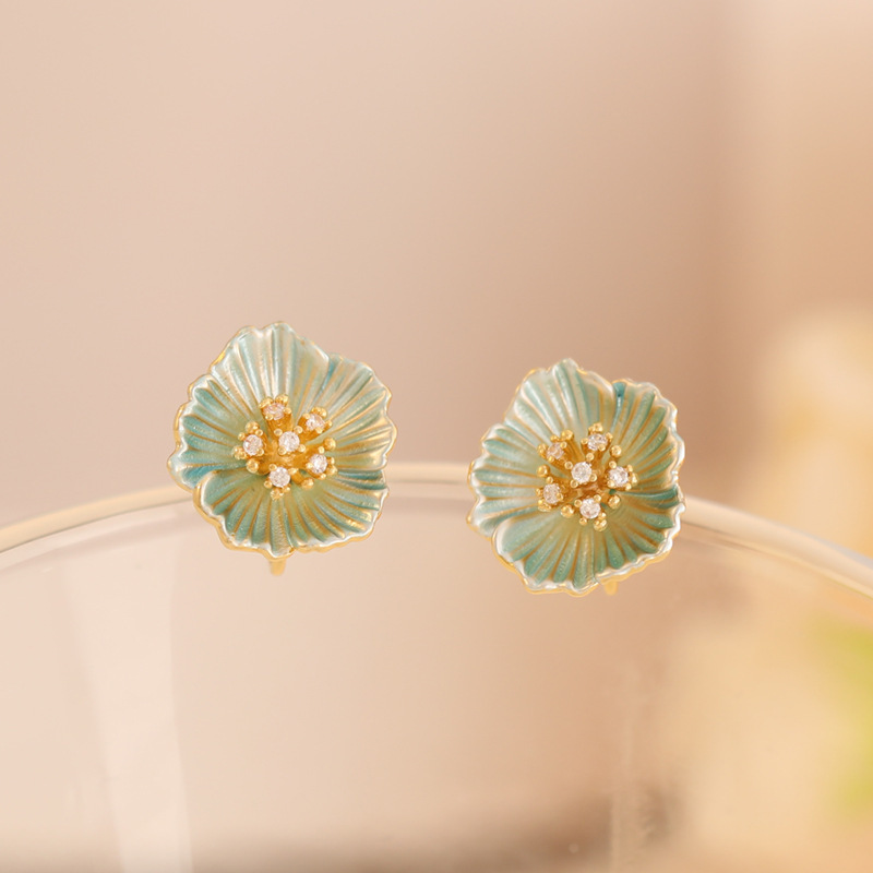 Wholesale of new autumn and winter multi-color gradient flower ear studs for women, French forest style, gentle and elegant, high-end ear studs