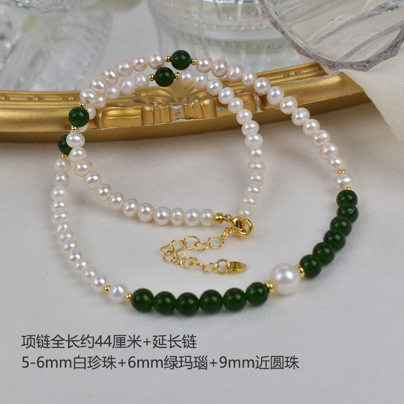 Natural freshwater pearl necklace, green agate round beads, elegant and high-end neckchain, autumn and winter outfit, pearl sweater chain details Picture