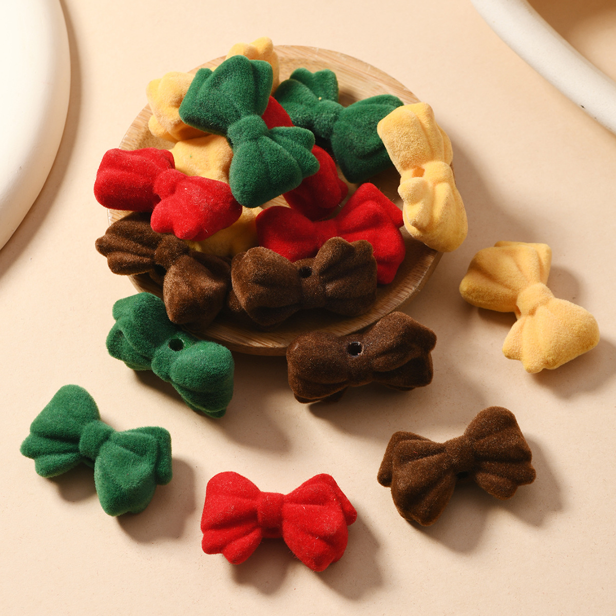 diy jewelry accessories, velvet three-dimensional star, red star velvet surface, Christmas beads, loose beads, mobile phone chain, New Year materials Application Scenario