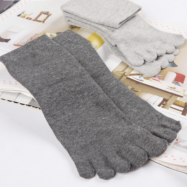 Solid color five-finger socks for men, autumn and winter sweat-absorbing and odor-proof cotton socks for men, mid-calf socks for men, all-cotton five-toe socks with toe separation