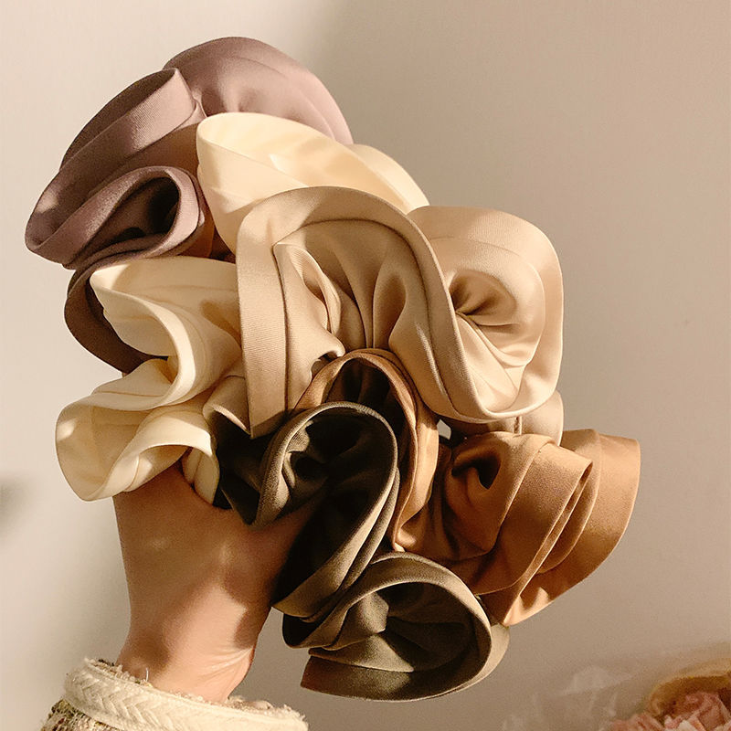 Big news! French high-end style large intestine hair tie ins, huge black fungus edge flower bud satin large intestine hair tie, elegant hair tie Application Scenario