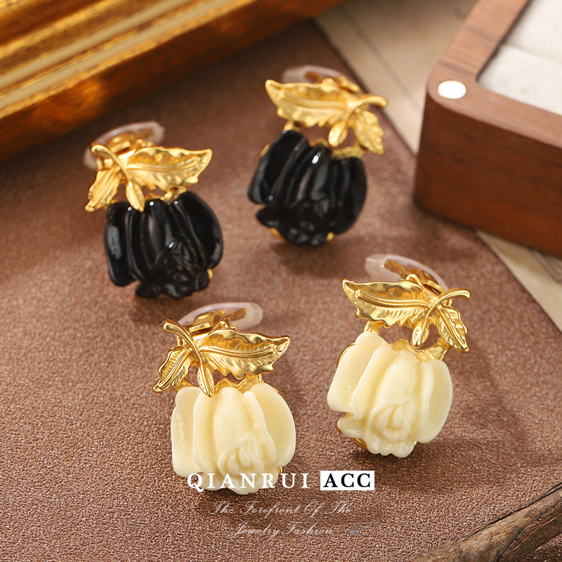 Rose s925 silver needle stud earrings with carved craftsmanship, vintage earrings, high-end elegance, golden earrings, a niche fashion for women