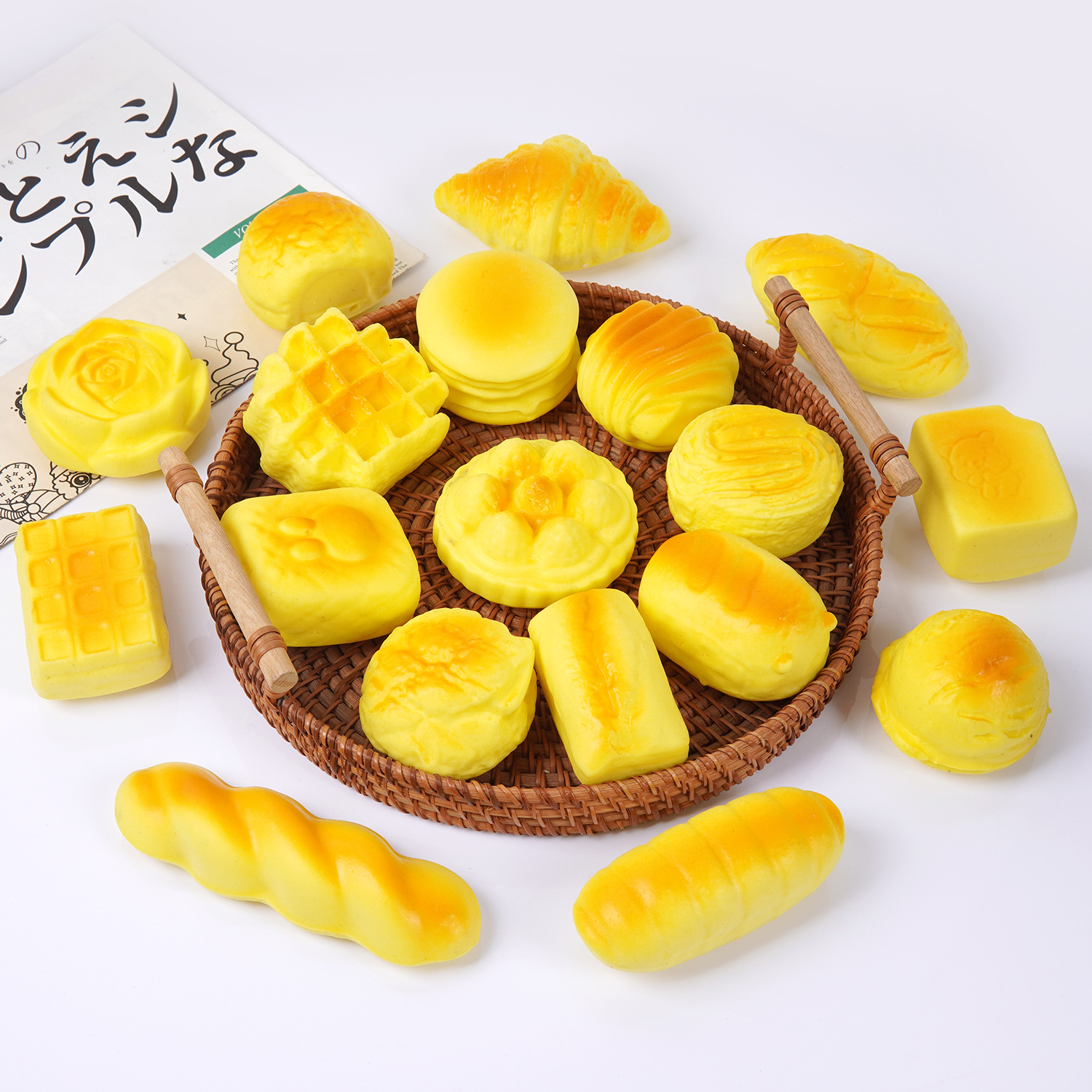 慢回弹仿真面包捏捏乐湿软粘粘吸手指假面包PU小慢回弹玩具随机