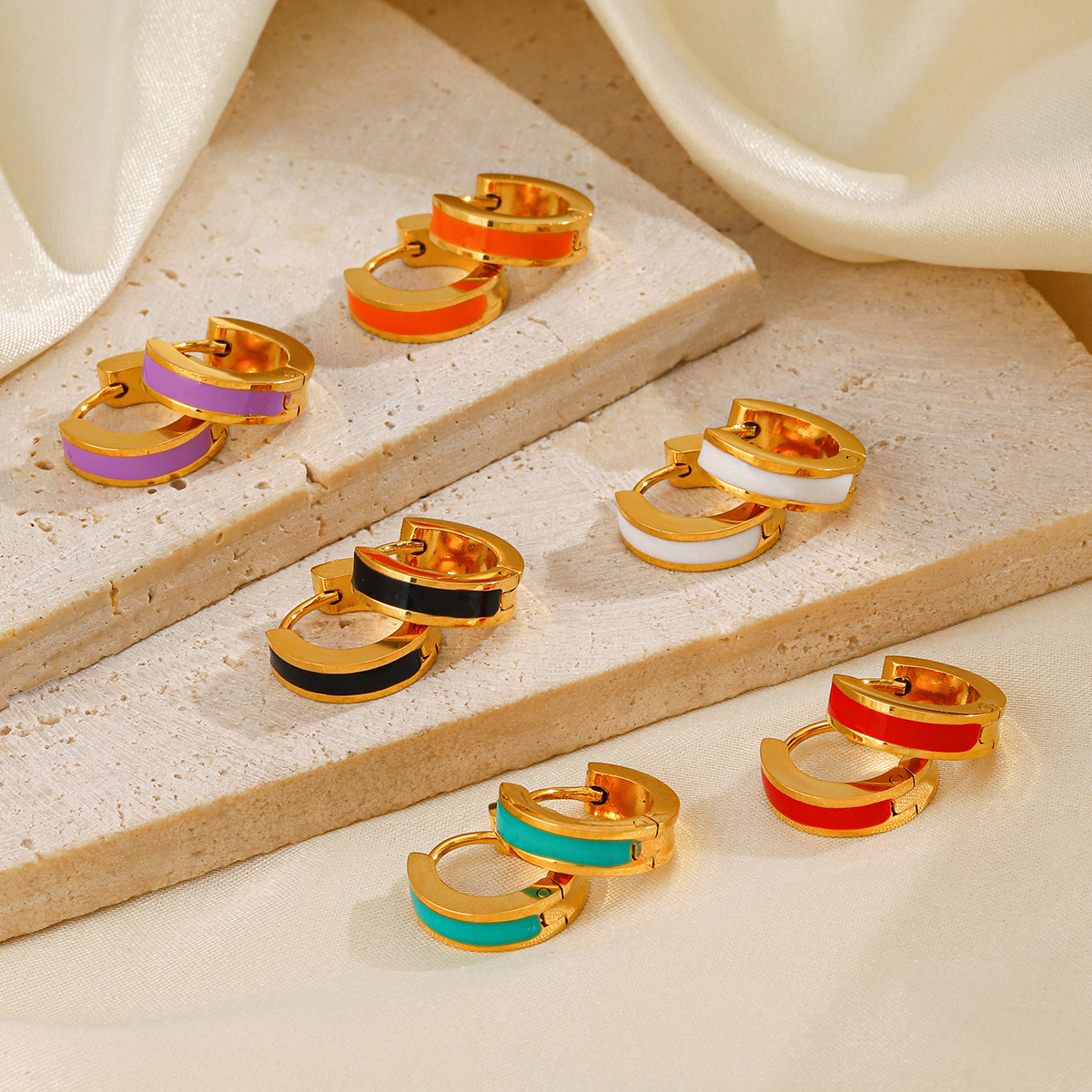 The popular ins style colorful oil-dripping round earrings for women have a niche design sense and are made of 18K gold-plated geometric titanium steel ear studs details Picture