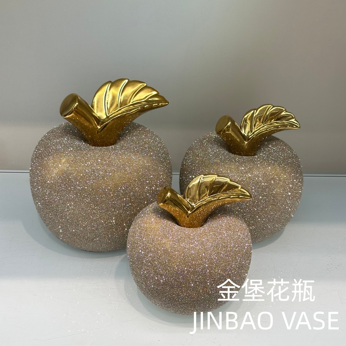 Light luxury high-end modern home handicrafts, electroplated gold sand ceramic ornaments for the wine cabinet decoration in the living room entrance hall of the moving house