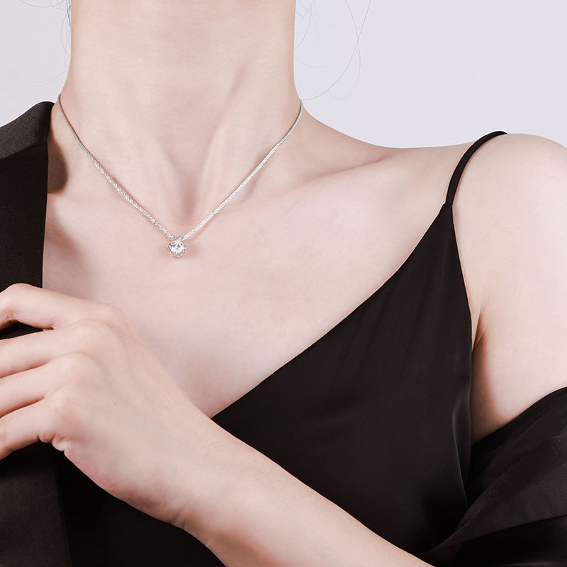 S925 all-silver, light luxury, niche high-end collarbone chain, moissanite fashionable Valentine's Day gift necklace for best friends