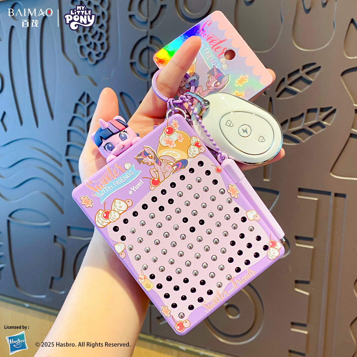 Genuine My Little Pony keychain, cartoon magnetic drawing board, maze-solving children's educational toys, schoolbag pendant, gift Specification image