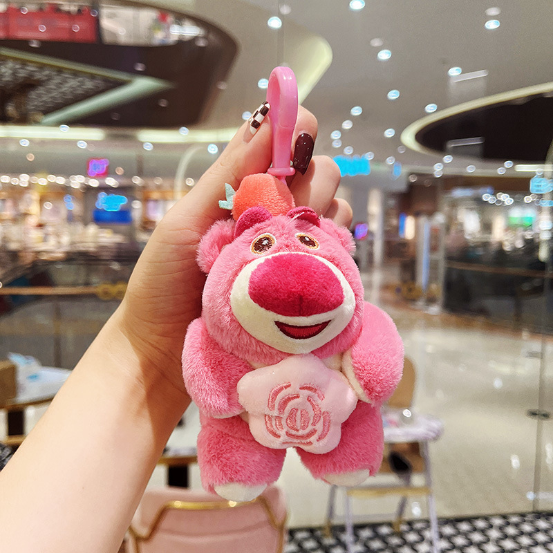 Cute strawberry bear plush pendants, keychains, backpack decorations, gifts, claw machines, doll figurines wholesale Application Scenario
