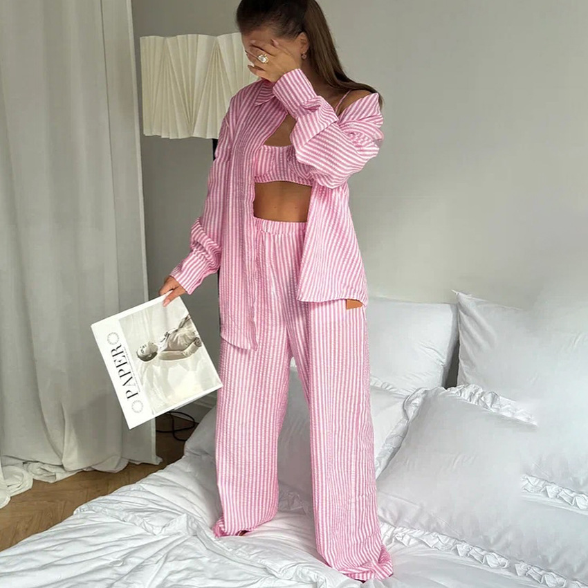 A new spring/summer striped three-piece pajama set from Europe and America, soft, loose and skin-friendly for women, suitable for cross-border wear in 2026 Specification image