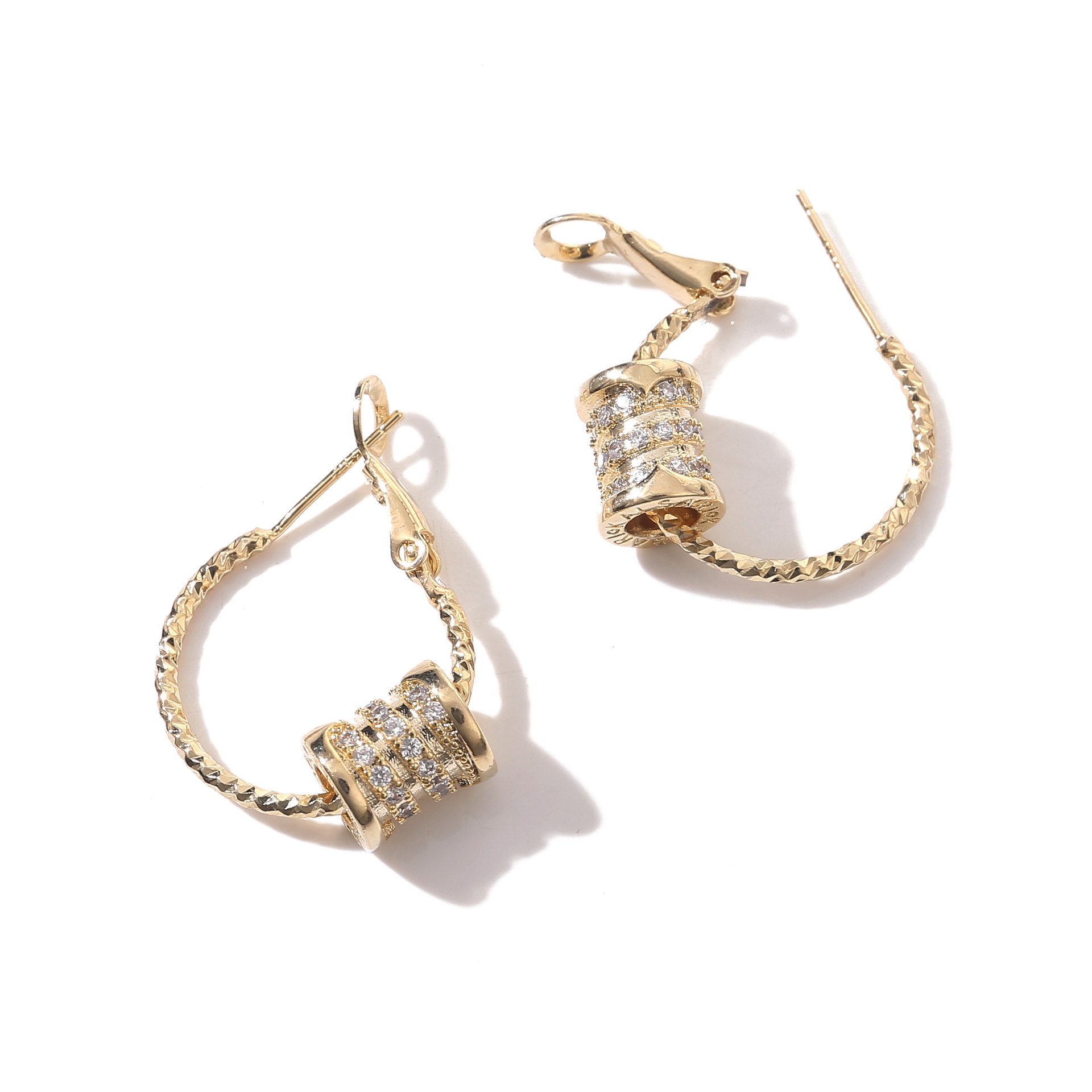 S925 silver needle earrings, gentle and elegant, fashionable and slender waist, circle earrings, niche design, high-end earrings Specification image