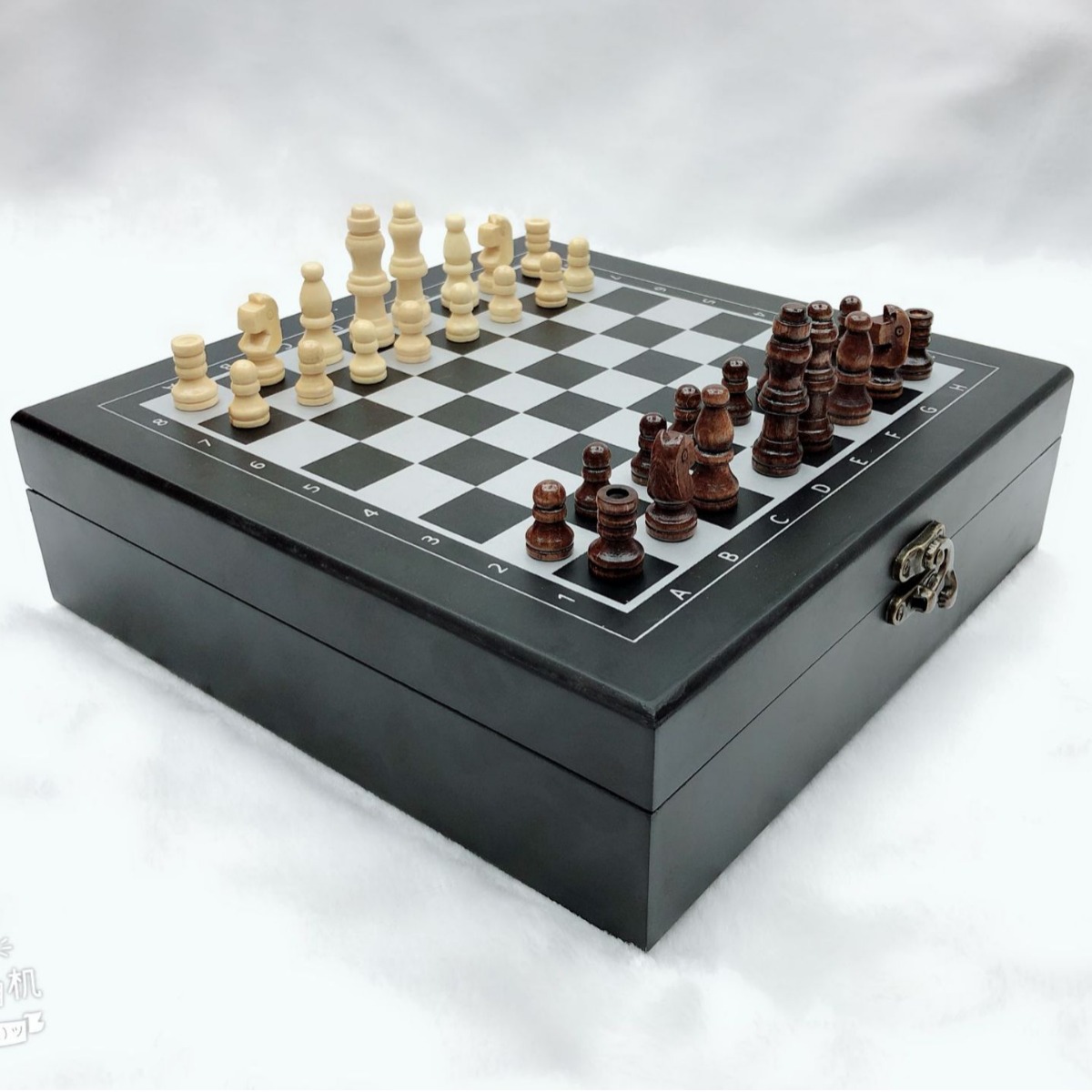 4-gram wooden chess chip dice set for export to Europe and America details Picture