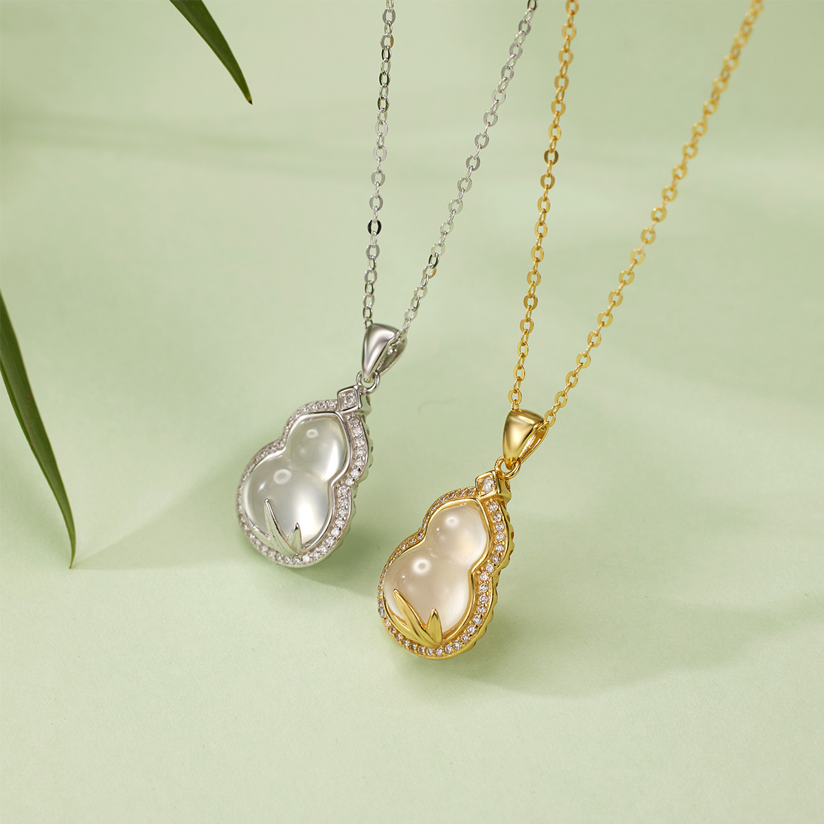 S925 Sterling Silver Bamboo Leaf chalcedony Gourd Necklace for Women, a new Chinese-style fresh and elegant pendant seal Specification drawing