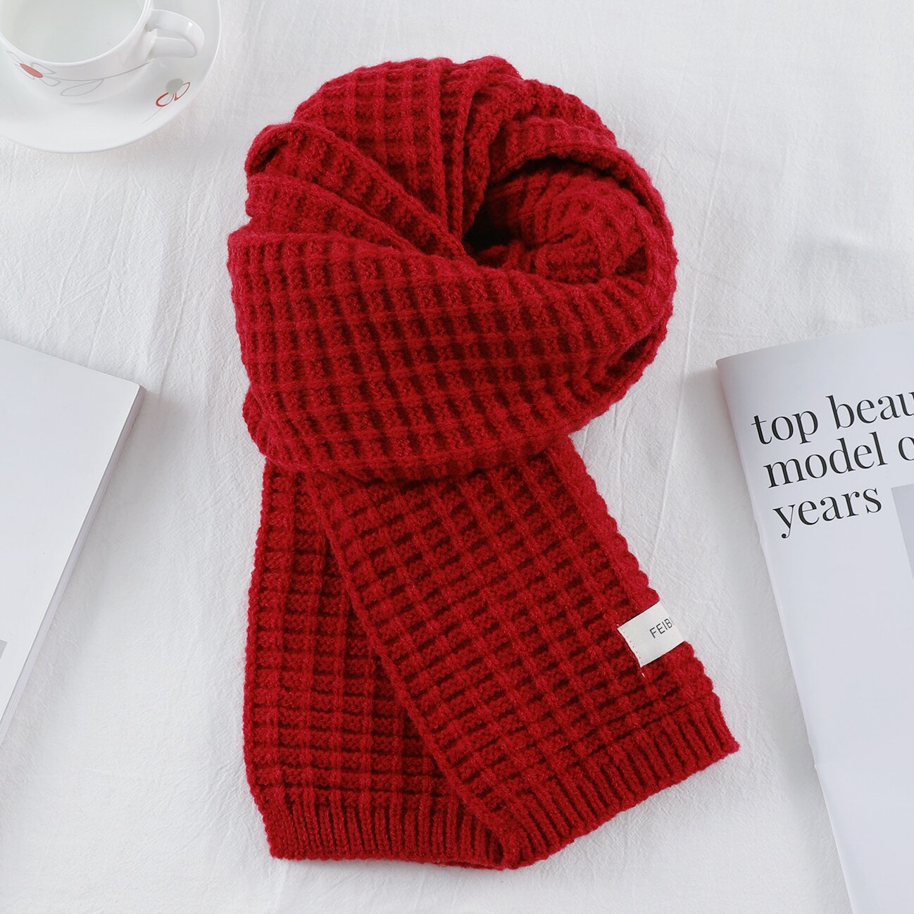 Korean-style simple and versatile knitted scarf for winter women, thickened, warm, fair and high-end look, casual woolen scarf for men Application Scenario