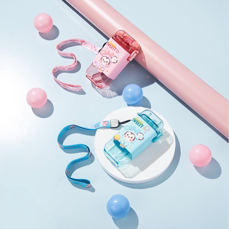 Large-capacity cartoon water cup, high appearance level children's water bottle, high-temperature resistant straw cup, outdoor water bottle, internet-famous student cup Application Scenario