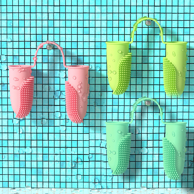 Cross-border pet two-finger toothbrush, dog and cat pet supplies, teeth cleaning finger cots, oral cleaning tools Application Scenario