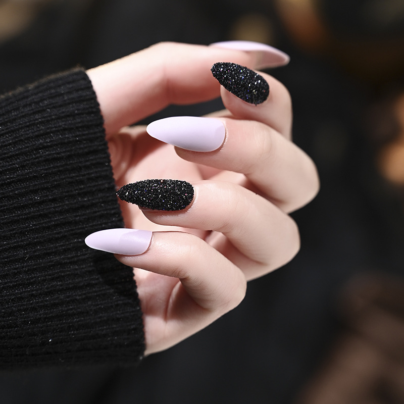 Customized OEM frosted wearable nail art false nails, 24-piece box nail patches, finished nail patches, glitter powder customization Application Scenario