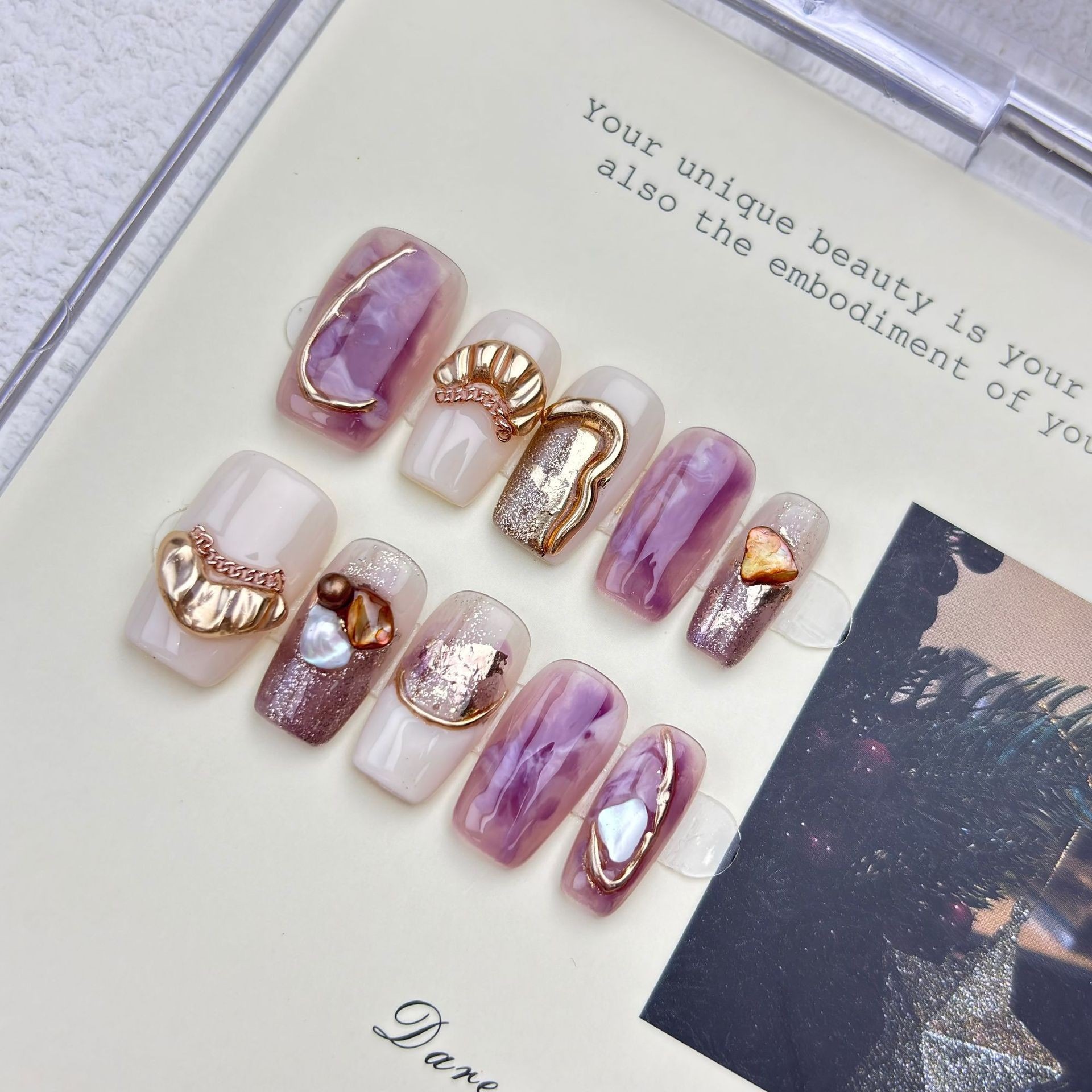 美甲饰品实物图