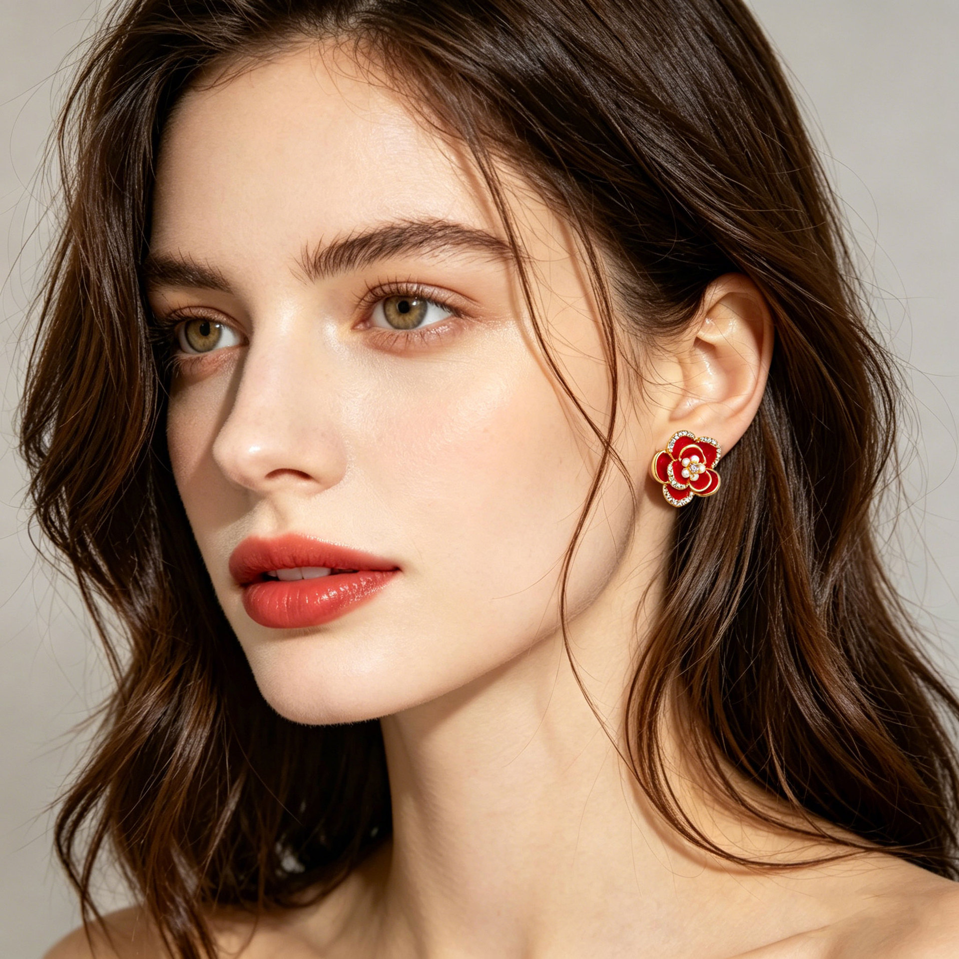 French retro camellia stud earrings, copper alloy, real gold electroplated, slightly inlaid zircon S925 silver needle enamel oil drop earrings details Picture