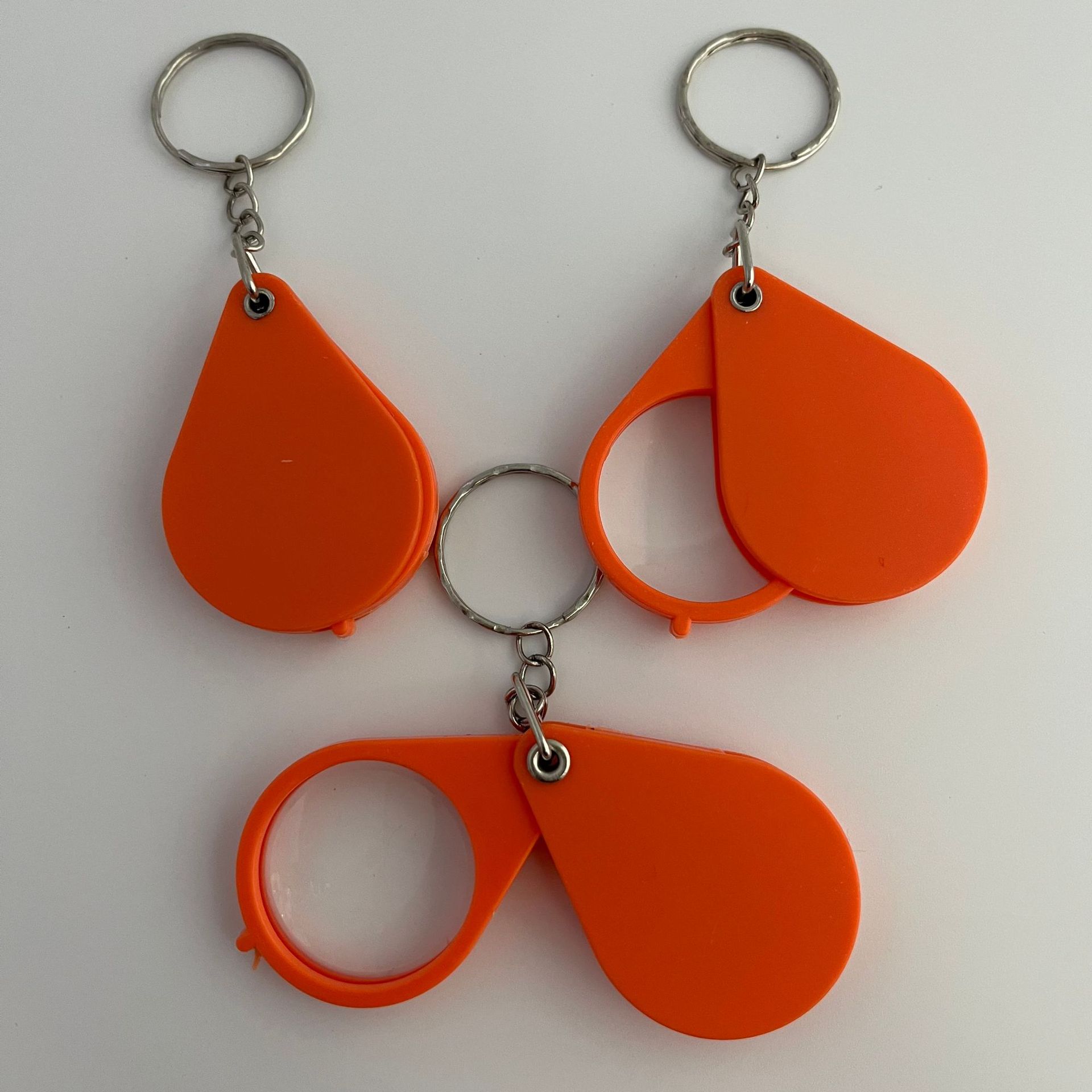 New keychain gift: 32MM plastic magnifying glass for students Item Picture