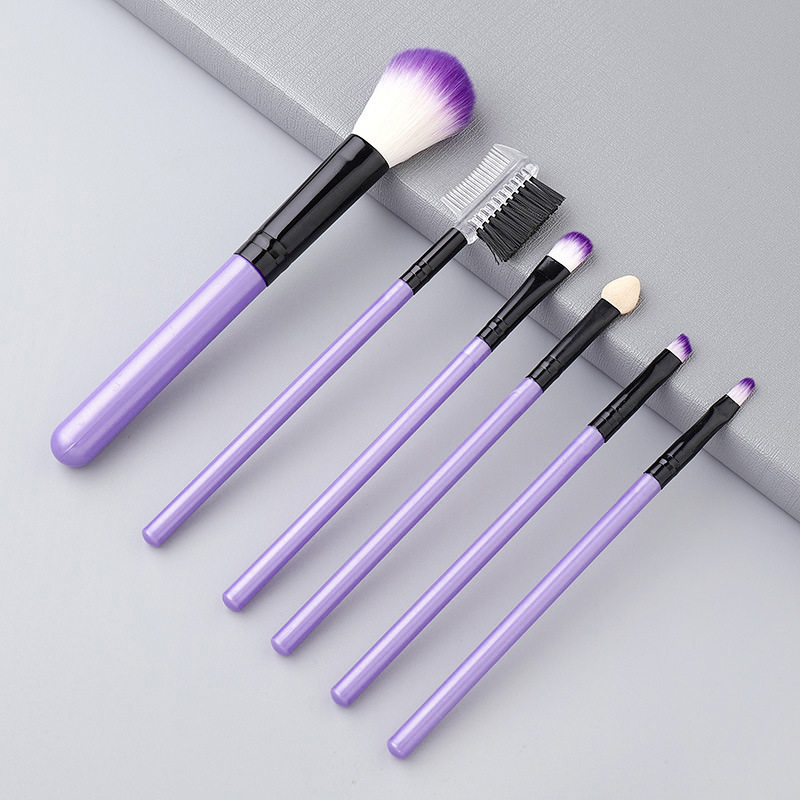 Factory direct sales of 6-tube soft-bristled portable makeup brushes. Purple makeup brushes are essential for beginners and available for wholesale in stock
