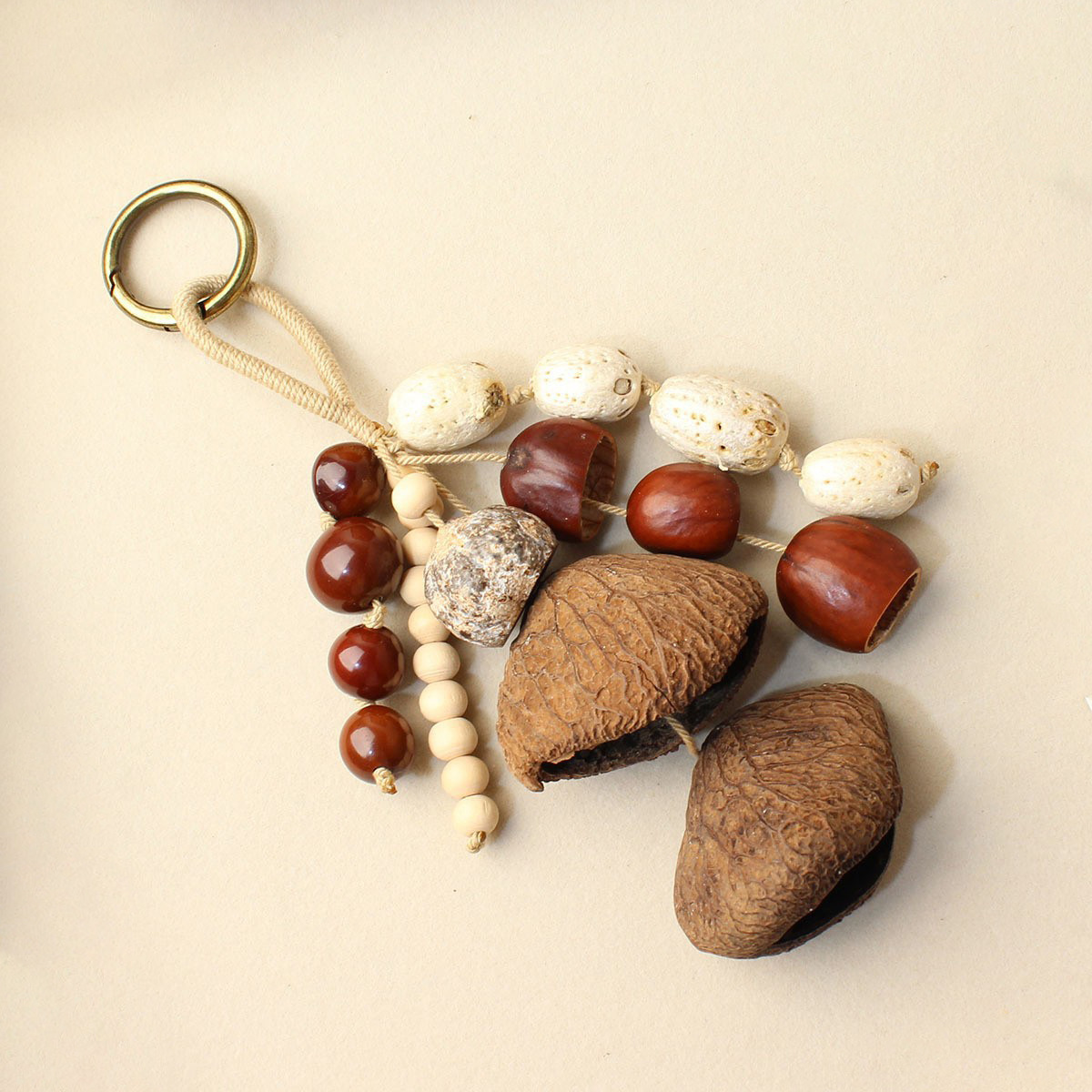 DIY hand-woven ethnic style pendant, featuring retro natural full-wish seeds, fruit shells, wind chimes, Bodhi seeds, keychains Specification image
