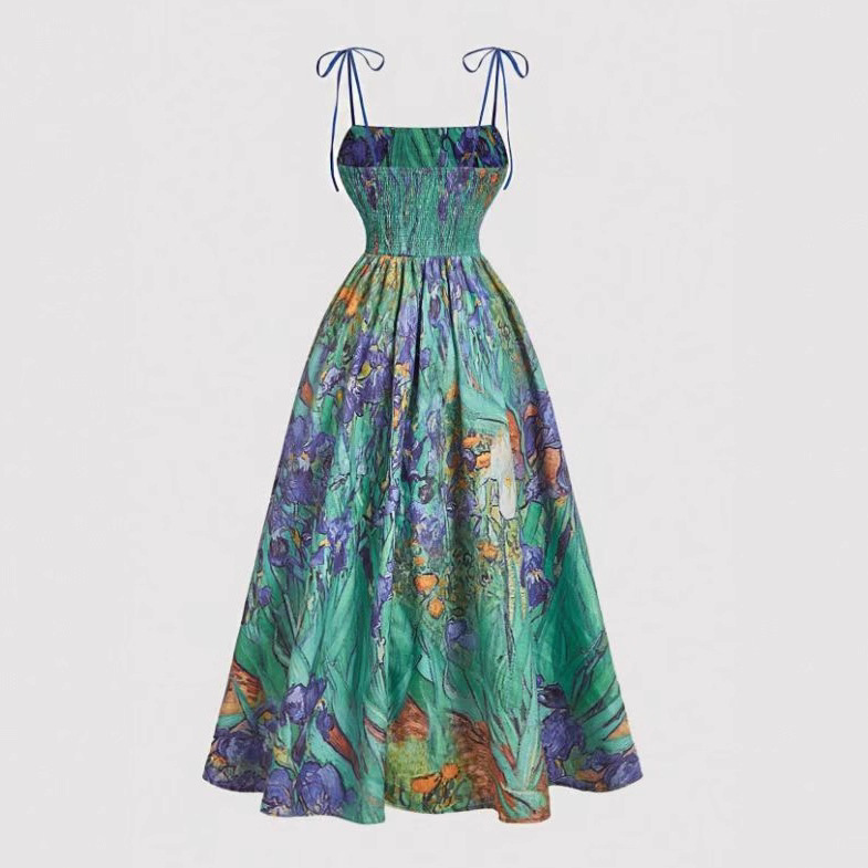 2026 European and American Amazon French retro floral print elegant and intellectual waist-cinched halter dress for women Application Scenario