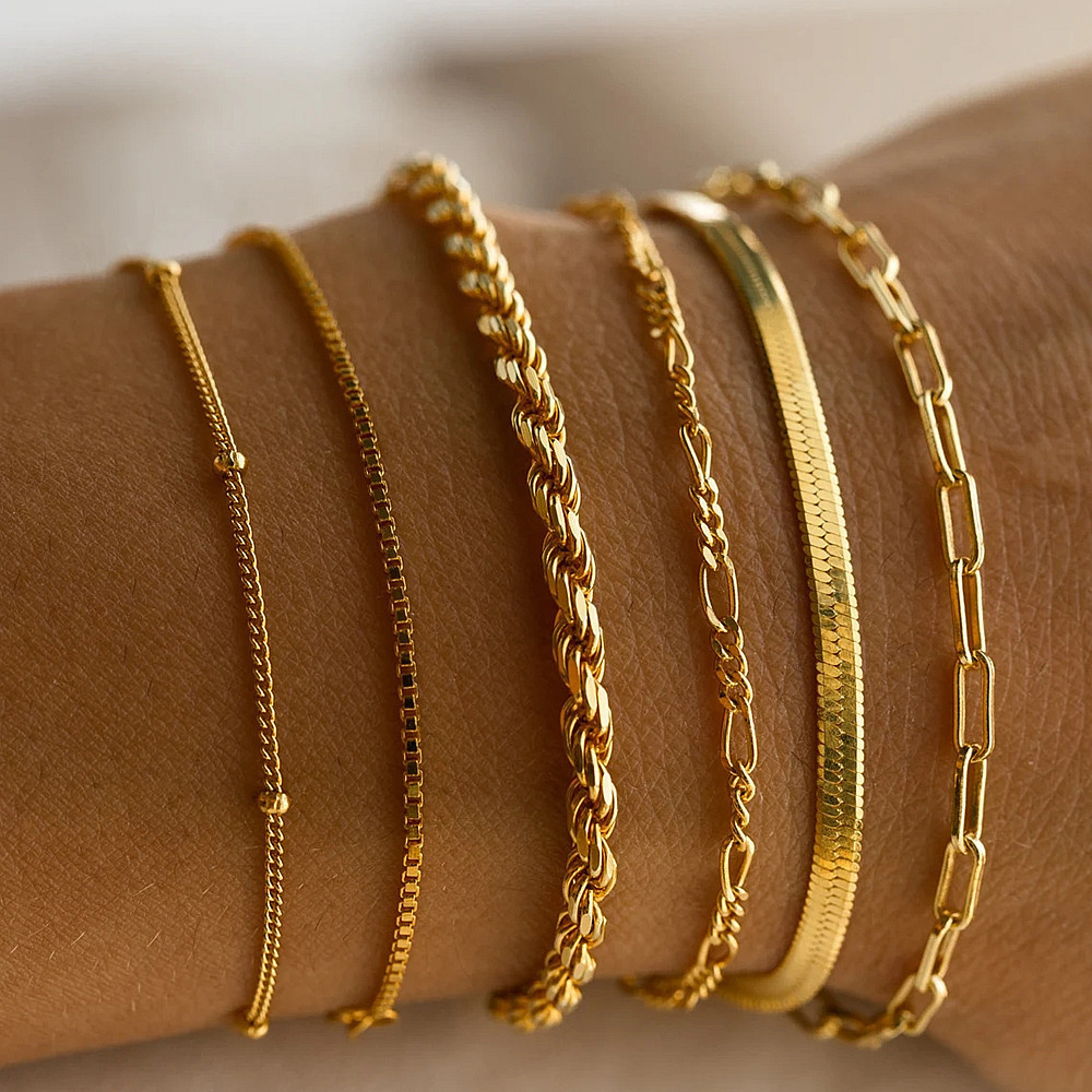 A new type of alloy combination bracelet and foot accessory six-piece set for cross-border trade is selling well full figure