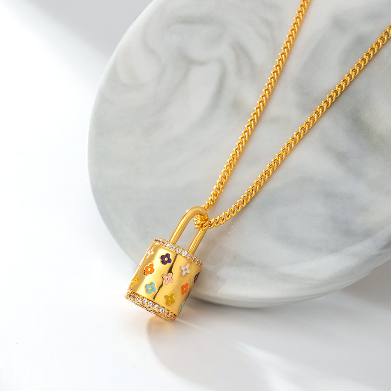 唐卡/羊角钉/金发晶/天然水晶石/翡翠产品图