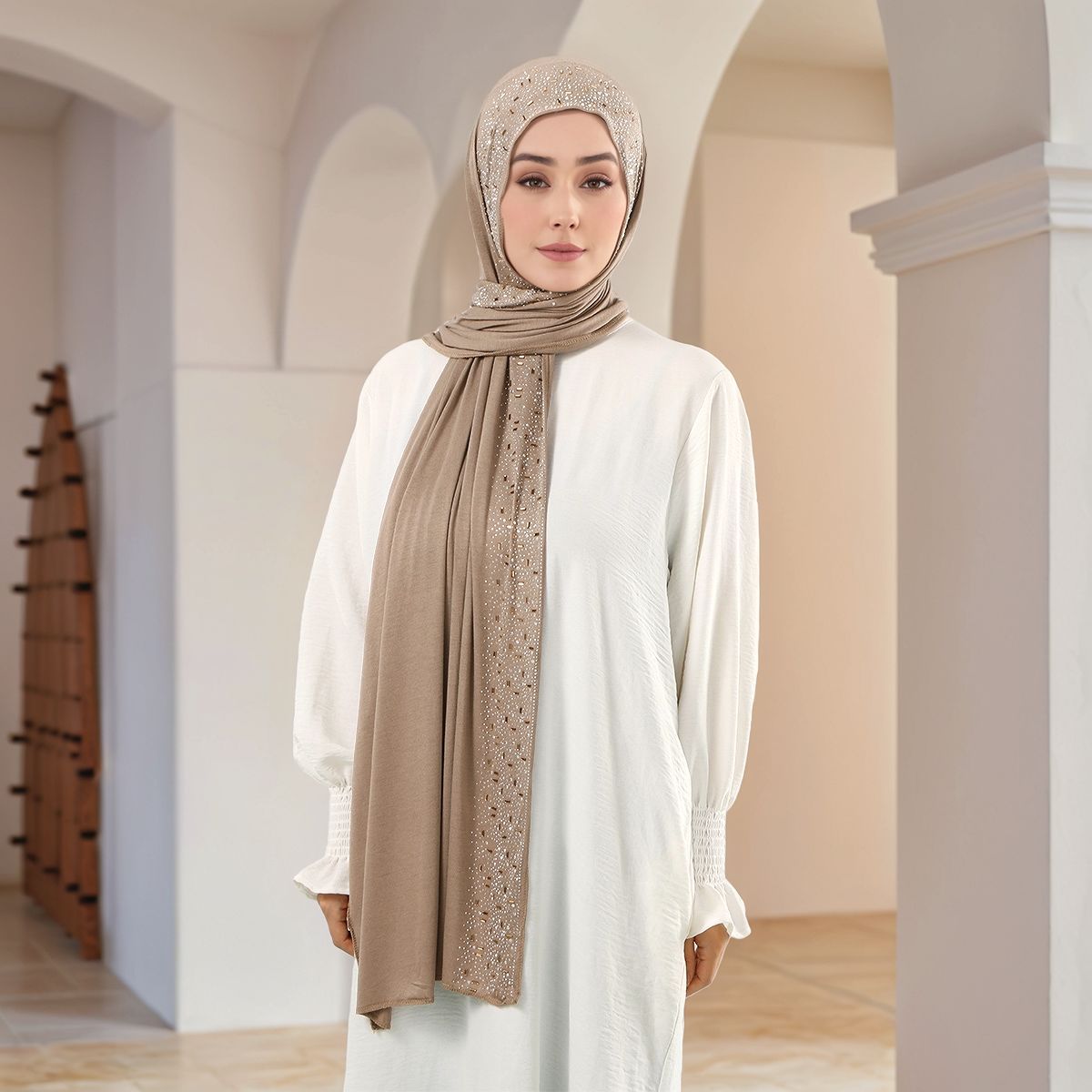 New best-selling irregular-shaped diamond ironing diamond versatile long scarf for women, Malay fashionable and elegant decorative headband, shawl and scarf Specification image