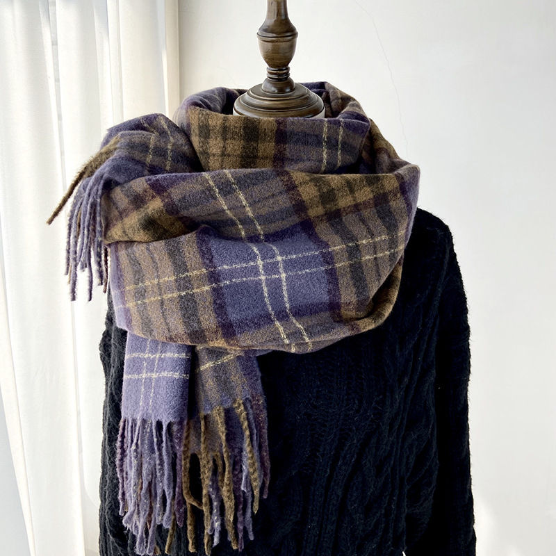 A new thickened and warm fringed shawl for women's winter 2025, faux cashmere, retro and versatile, student and couple scarves, wholesale from street stalls Specification image