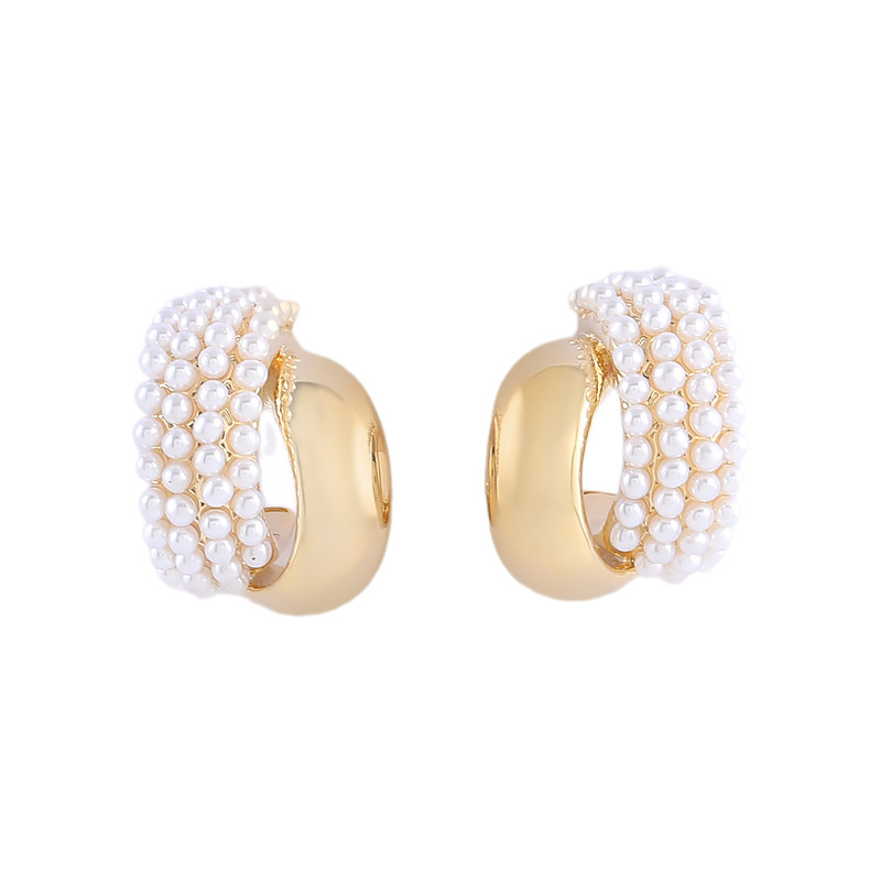 Light luxury mini pearl metal arc earrings, elegant and high-end design sense, niche daily stud earrings, versatile and sweet Item Picture