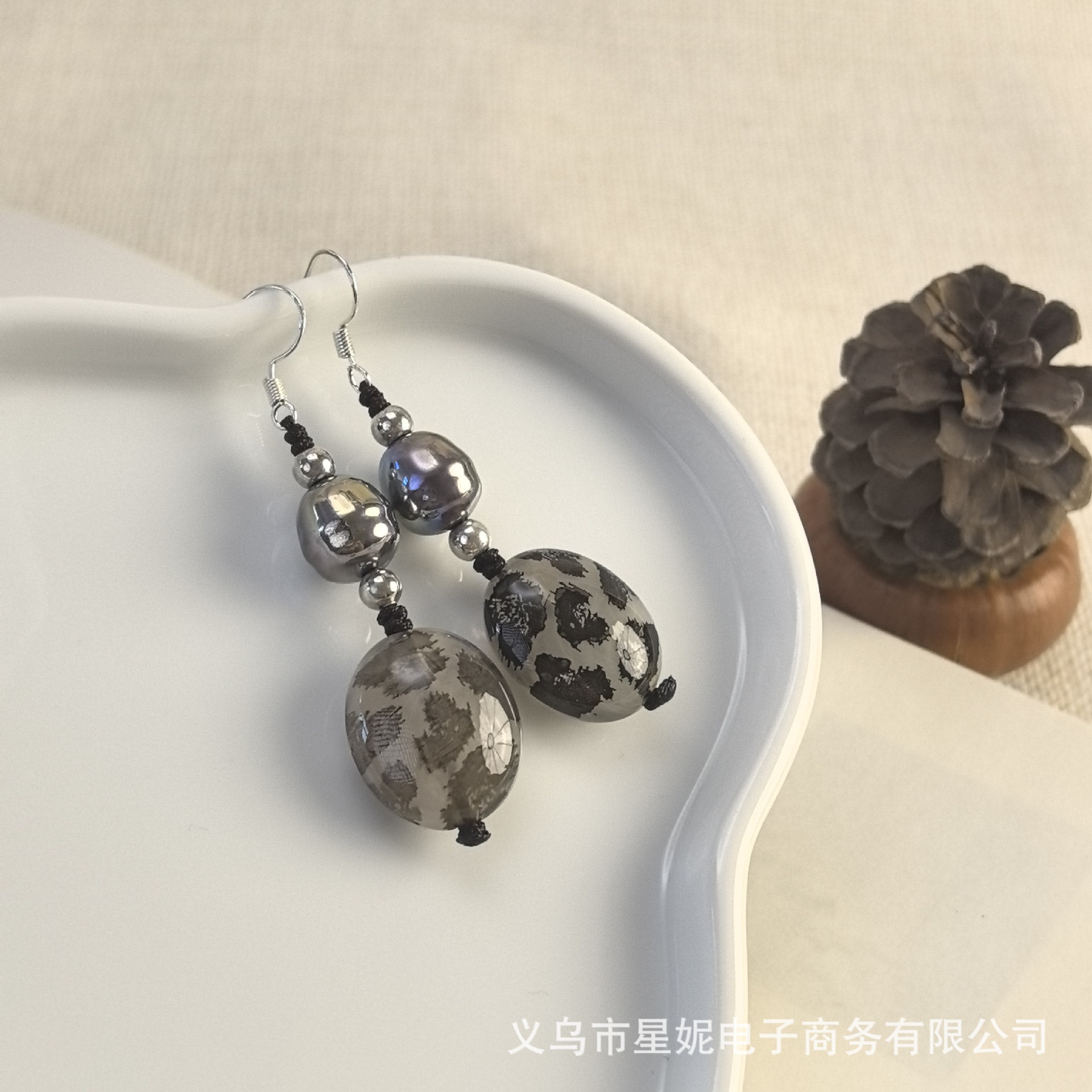 饰品/耳环/耳饰/锆石耳饰/耳环批发白底实物图