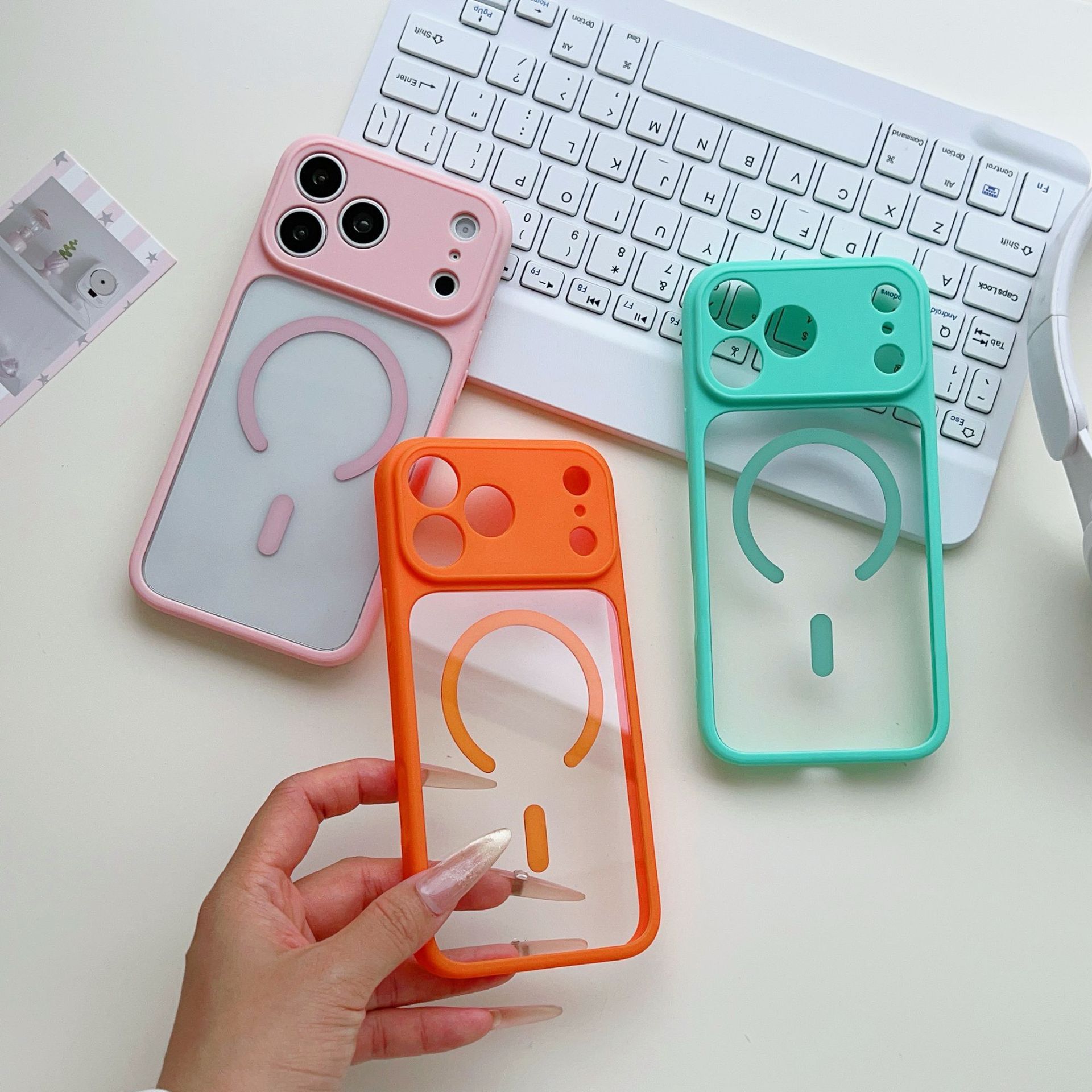 Instantly transform into a transparent acrylic magnetic full-coverage fine-hole protective case suitable for iPhone17Pro Specification image